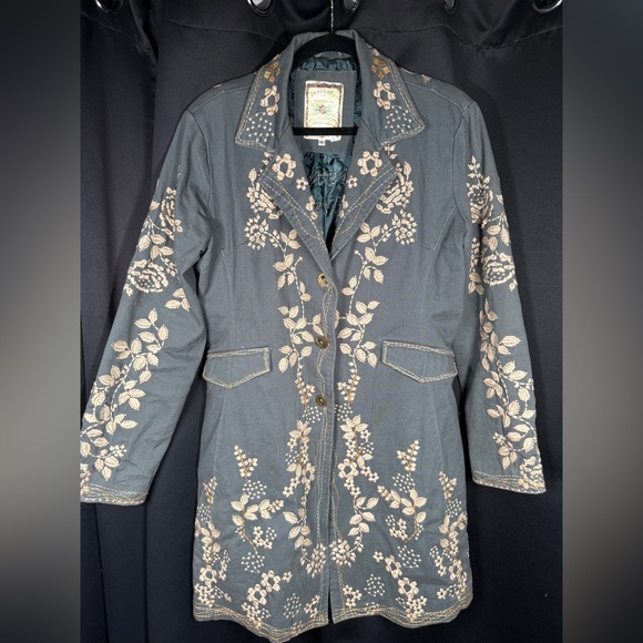 paparazzi Jackets & Blazers - PAPARAZZI embroidered coat